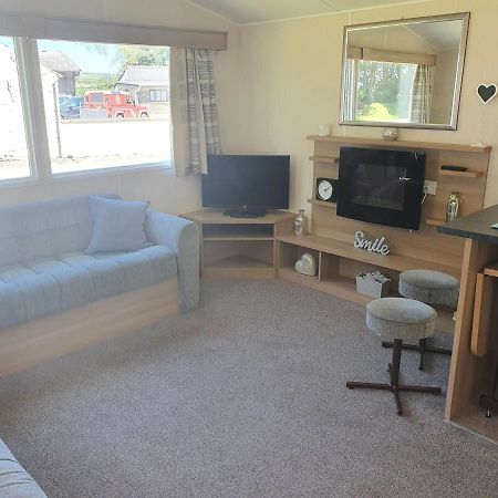 Blackmoor Farm - Caravan 3 Villa Ludchurch ภายนอก รูปภาพ